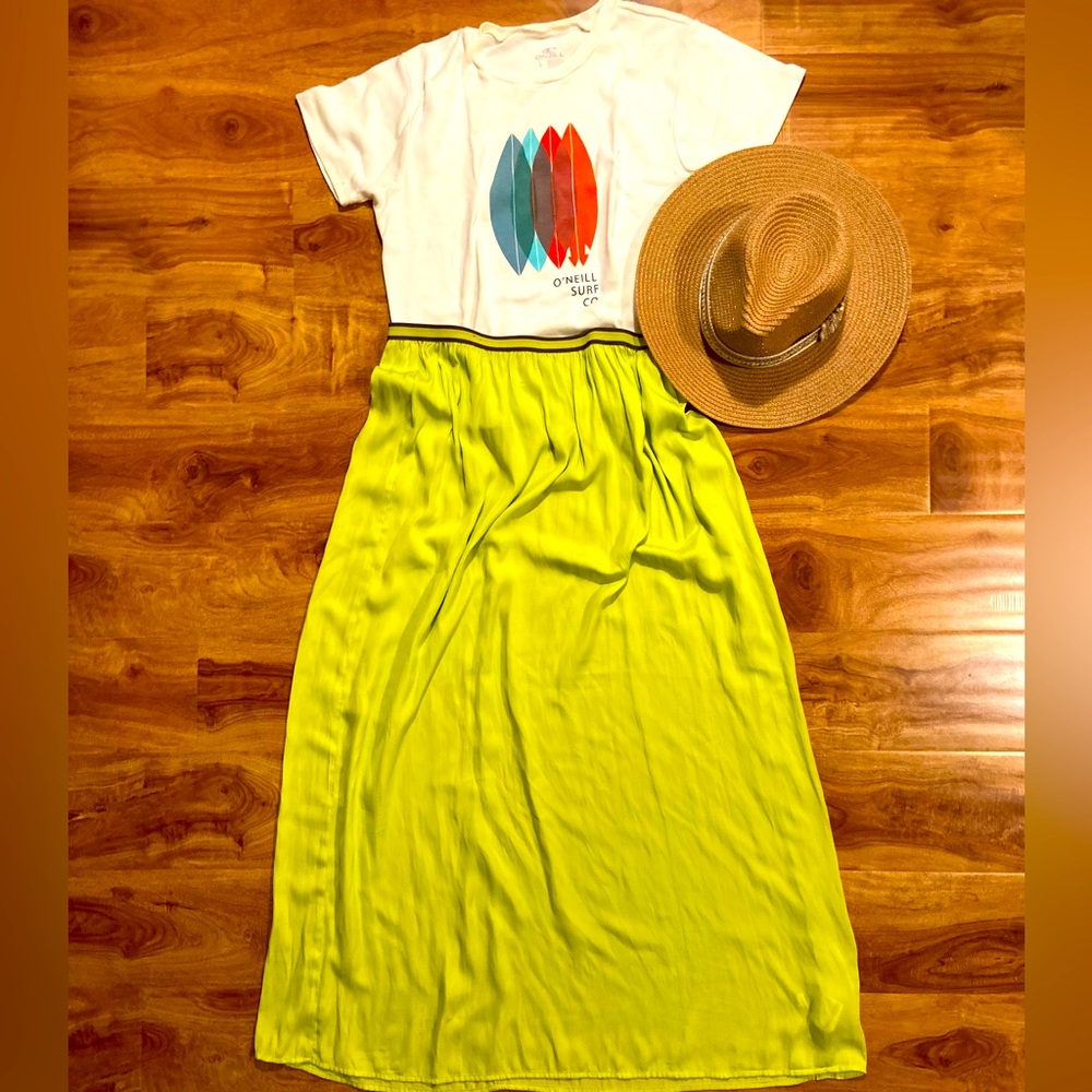 Neon Green Maxi-Skirt - light material - Old Navy
